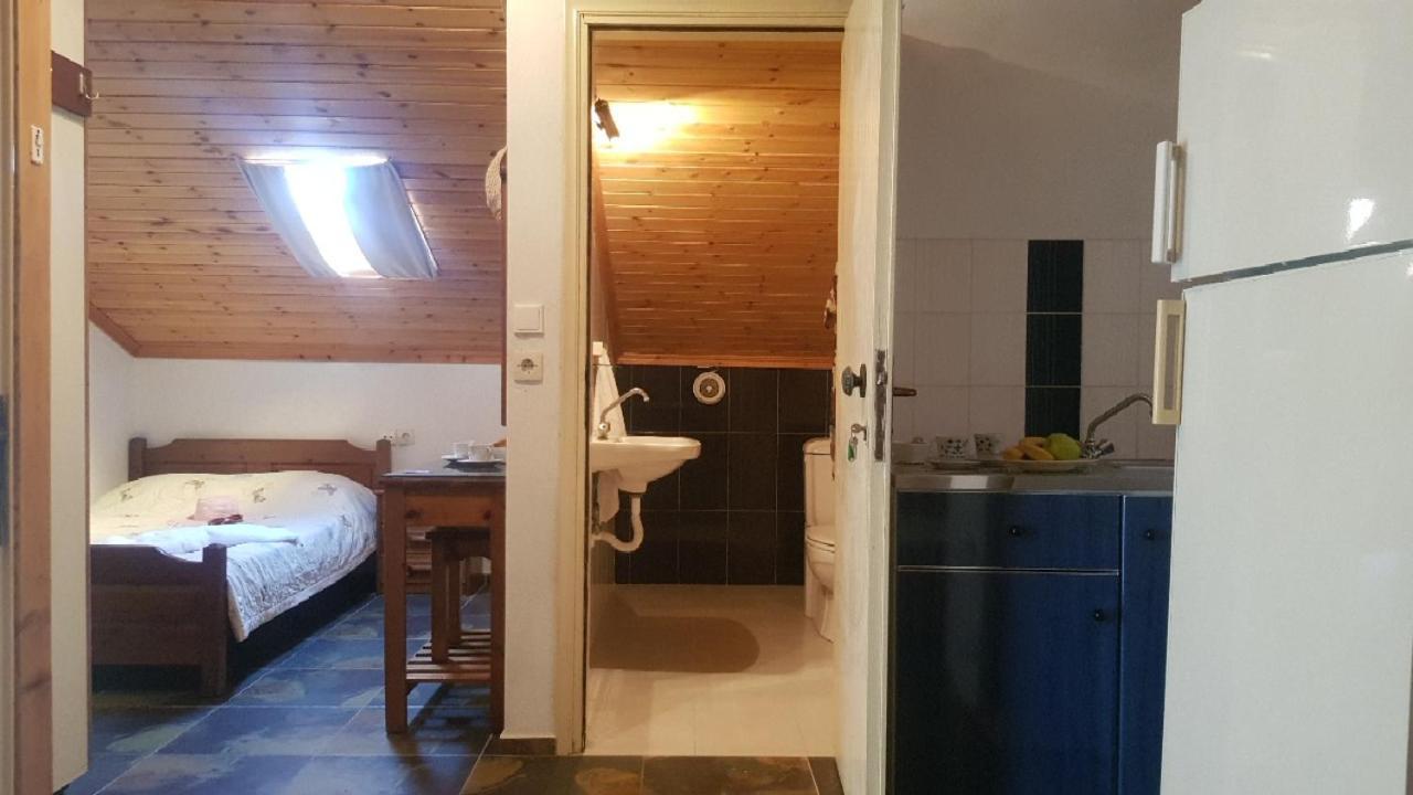 Апарт отель Kiwi Kastle Неа-Фокеа Экстерьер фото
